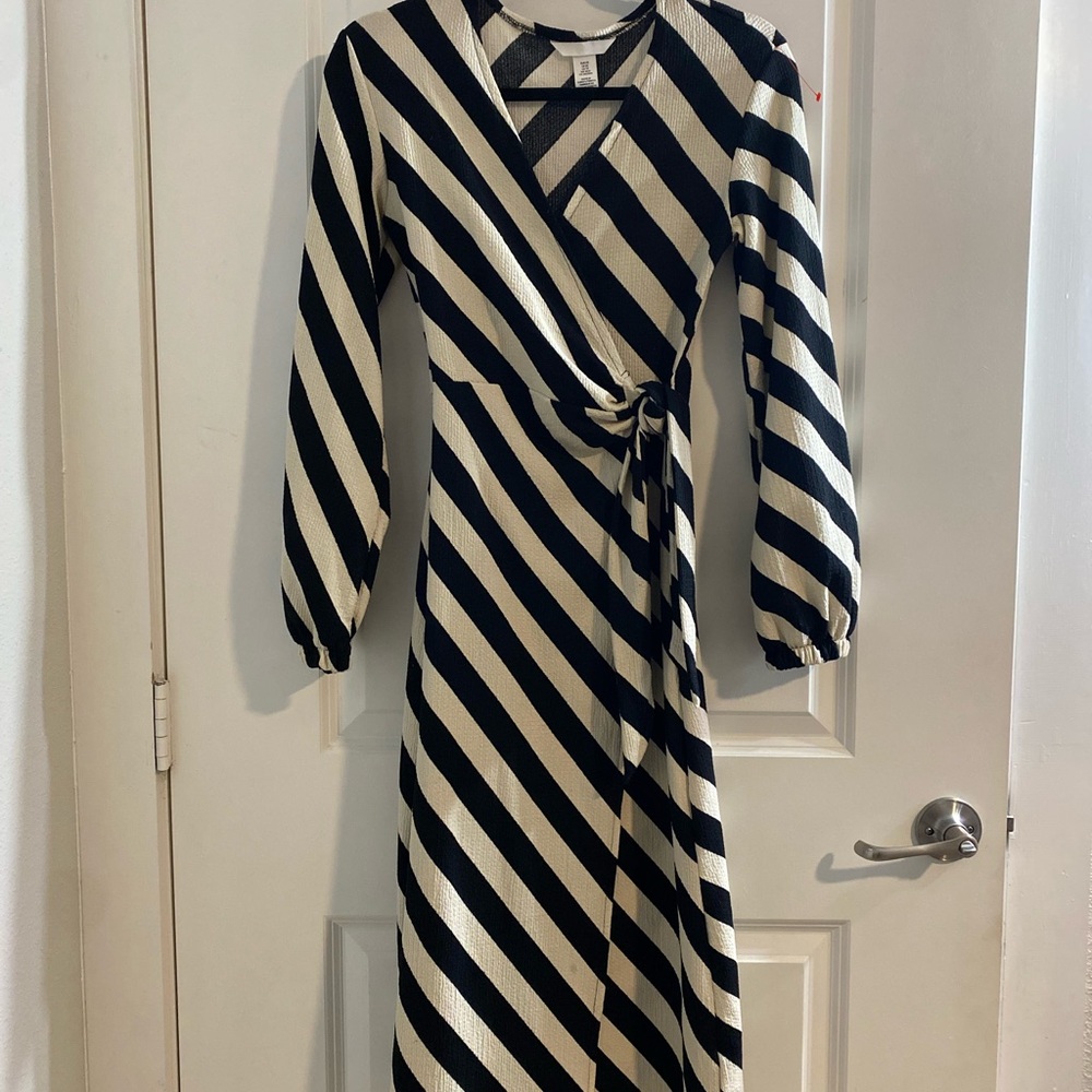 H&M long sleeve striped wrap dress cream and black